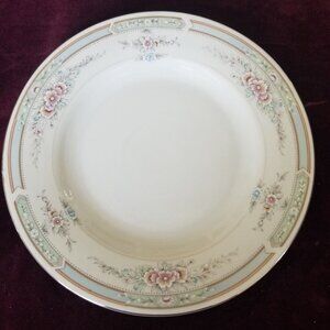 Dinner Plate - Pattern Looks like Rothschild